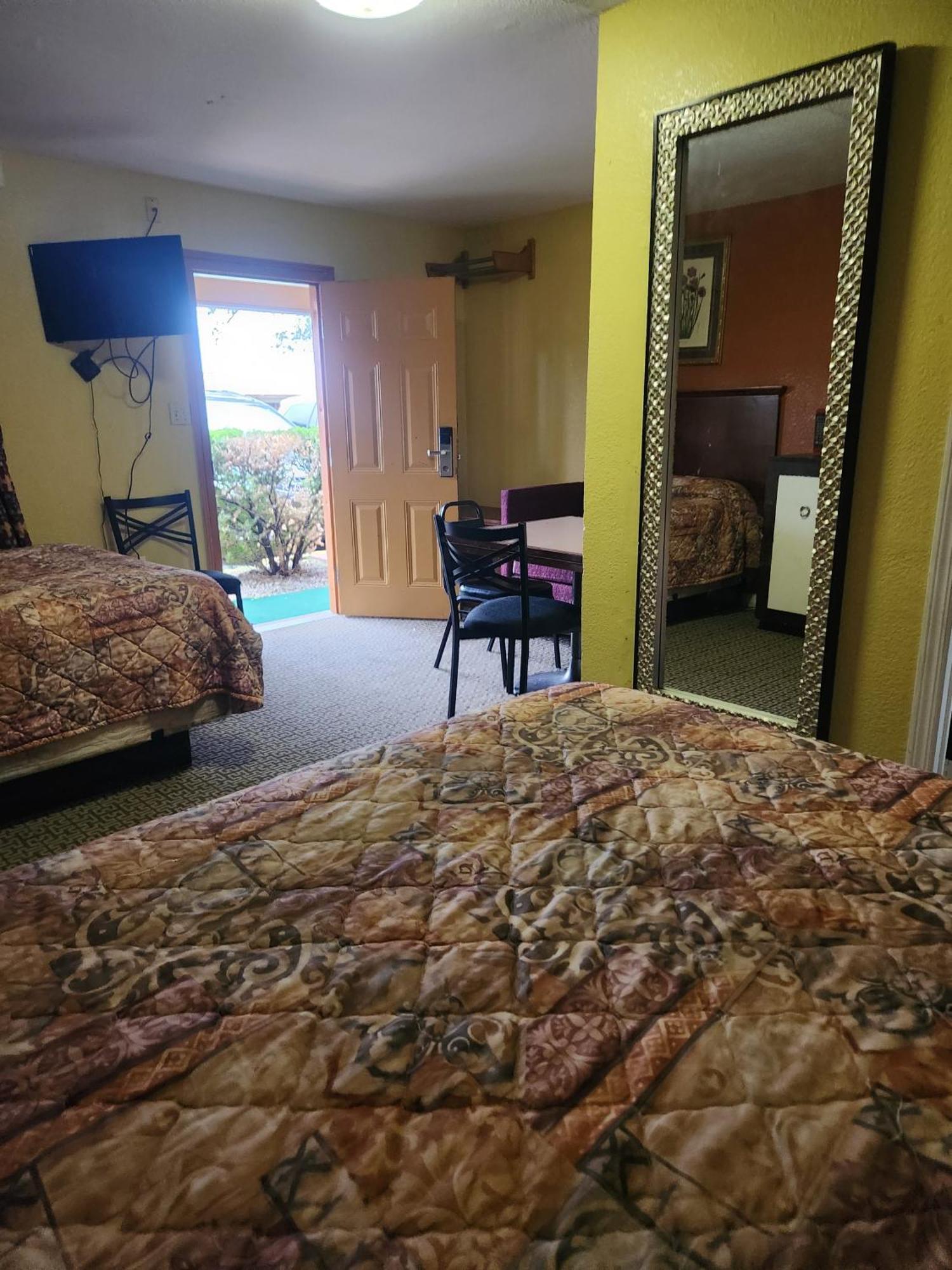 Walnut Forest Motel ออสติน ภายนอก รูปภาพ